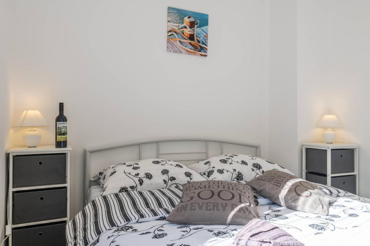 Apartment Petra Пула Экстерьер фото